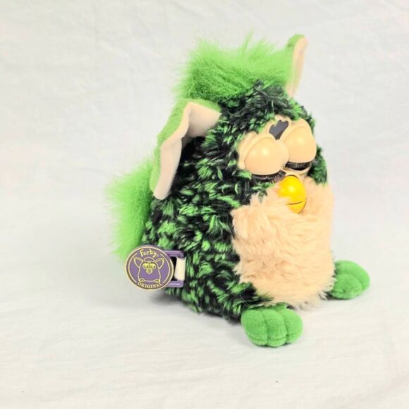 Vintage Furby Original Green Black Tiger Electronics 1999 New With Tags NWT - Picture 3 of 10